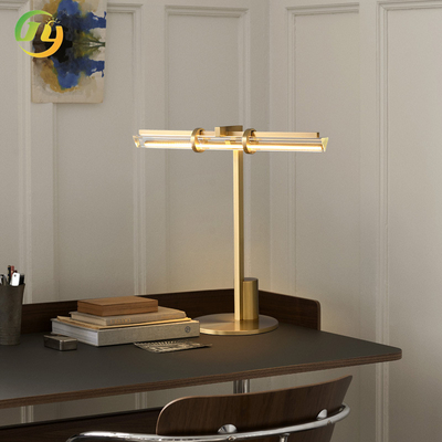 JYLIGHTING โมเดิร์น นอร์ดิก ง่าย Luxury LED โต๊ะไฟ ทองแดงแก้วสําหรับห้องนอน โรงแรม ห้องนั่งเล่น ห้องเรียน โซฟา มุมแสง